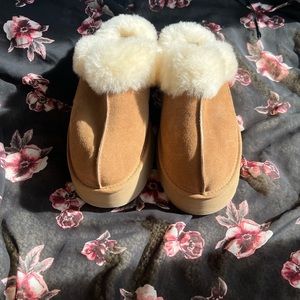 Uggs slippers